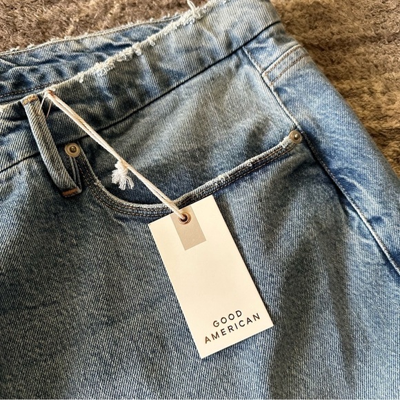 NWT Good American The Weekender High Rise Girlfriend Straight Distressed Jeans - Picture 4 of 11